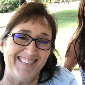 Meet your Posher, Lori